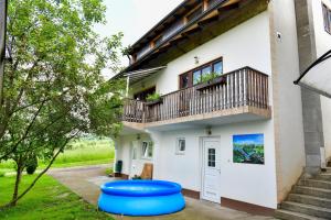 Πισίνα στο ή κοντά στο Apartman Leona