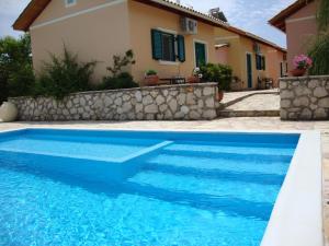 The swimming pool at or close to Camping Village Episkopos