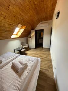 Imagem da galeria de VÁRLAK VENDÉGHÁZ em Siófok mais 12 fotografias