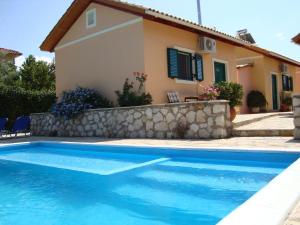 The swimming pool at or close to Camping Village Episkopos