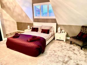 Кровать или кровати в номере The Lodge Annex - immaculate coastal property