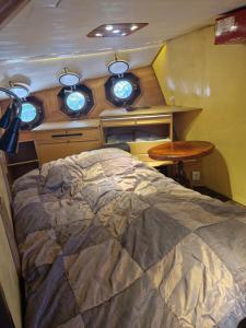 Llit o llits en una habitació de Ship Windö