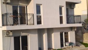 Balkón nebo terasa v ubytování De Lux Apartments Smolovic