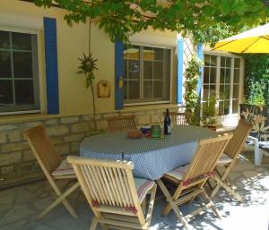 Patio nebo venkovní prostory v ubytování La Soleillade Laudun + 32 fotografií