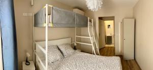 Voodi või voodid majutusasutuse Bohobos Hostel toas