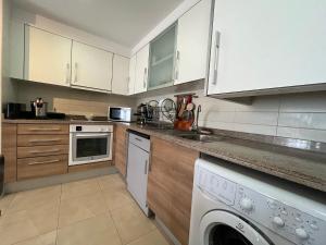 Kuchyň nebo kuchyňský kout v ubytování Edificio Villamagna, 2ª planta con orientación este