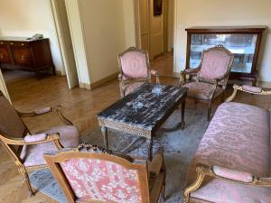A seating area at Prime location 2 bed rooms Apartment , near the Nile & Cairo Center