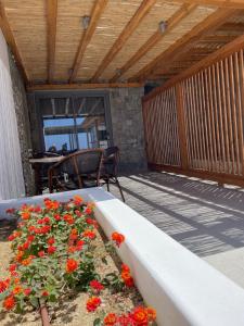 A balcony or terrace at Sunset Hill Suites