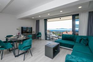 Posezení v ubytování Sunny Day Luxury Holiday Apartments