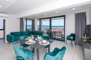 Posezení v ubytování Sunny Day Luxury Holiday Apartments