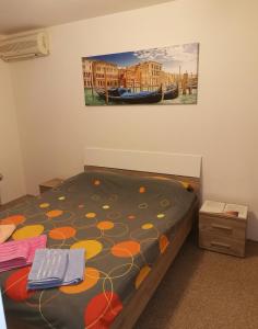 Katil atau katil-katil dalam bilik di Apartman Nadja