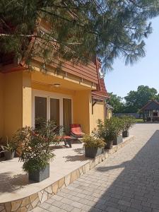 The building in which the holiday home is located