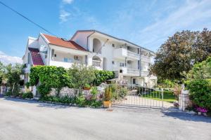 Budova, v ktorej sa apartmán nachádza
