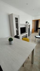 Kuchnia lub aneks kuchenny w obiekcie Apartamento en Foz. Primera Línea Playa Rapadoira