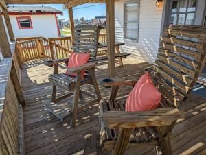 Gallery image of Charming updated beach house with ocean views in Freeport