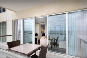 Gallery image of Belle Escapes - Absolute Ocean Views in Glenelg