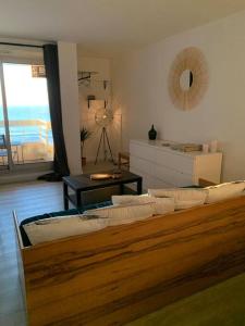 Gallery image of STUDIO LES PIEDS DANS LE SABLE, VUE MER & BALCON in Biarritz