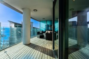 Seaside Serenity Oasis - High floor - Stunning Views的休息区