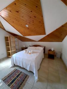 Postel nebo postele na pokoji v ubytování La Source Self Catering