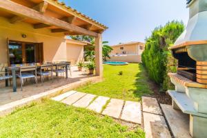 Vonkajšia záhrada v ubytovaní Ideal Property Mallorca - Rosas 28