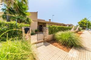 Vonkajšia záhrada v ubytovaní Ideal Property Mallorca - Rosas 28