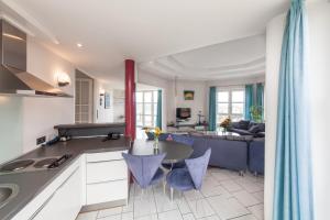Kuhinja ili čajna kuhinja u objektu Hotel Strijewski - Apartments