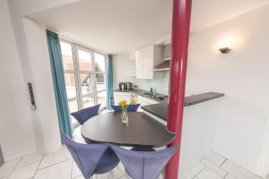 Kuhinja ili čajna kuhinja u objektu Hotel Strijewski - Apartments