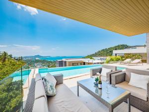 Bazén v ubytování Villa Costa Luxury Sea View 4bdr nebo v jeho okolí