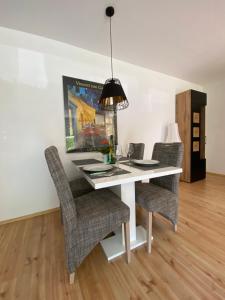 TV a/nebo společenská místnost v ubytování Ferienwohnung Stiefelmühle
