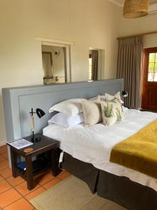 Кровать или кровати в номере Naries Namakwa Retreat