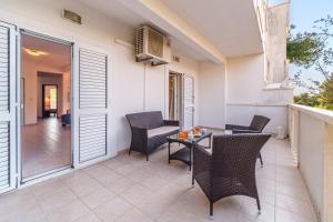 Posezení v ubytování Apartment Elmira - Charme Holidays + 28 fotografií