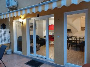 Kuchnia lub aneks kuchenny w obiekcie Bungalow Alkabir Playa