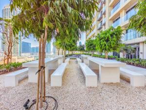 Fotografie z fotogalerie ubytování The Downtown Dreamer: A Trendy 1BR near Dubai Mall v Dubaji