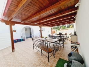 A balcony or terrace at Medusa room apartment Még 37 kép