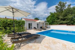 Bazén v ubytování Casa Cosini with Private Pool nebo v jeho okolí