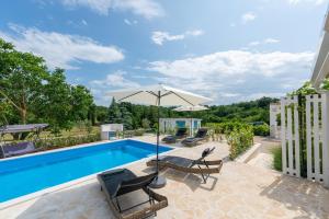 Bazén v ubytování Casa Cosini with Private Pool nebo v jeho okolí