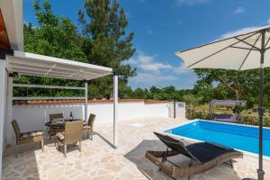 Bazén v ubytování Casa Cosini with Private Pool nebo v jeho okolí