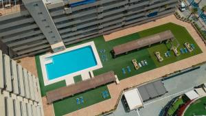 Basen w obiekcie Sea view apartment in the center of puerto Banús and private parking lub w pobliżu