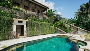 Bazén v ubytování The Lavana Villa Lombok Sunset nebo v jeho okolí