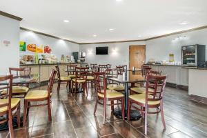 Restavracija oz. druge možnosti za prehrano v nastanitvi Quality Suites Kansas City International Airport
