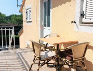 A balcony or terrace at AMORE house with apartment