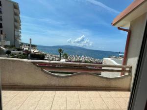 A balcony or terrace at Apartments Wonderful bay