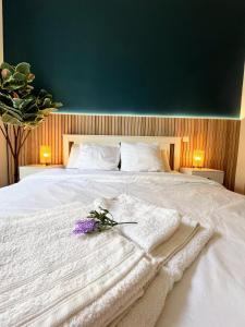 Imagen de la galería de Sunshine Getaway - Stylish Studio in the Heart of Nice, en Niza