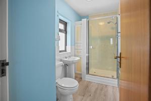 Koupelna v ubytování House - Sleeps 6 & Free parking + 24 fotografií