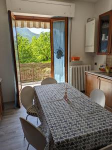 Fotografie z fotogalerie ubytování Relax e passeggiate tra laghi e monti v destinaci Casale Corte Cerro