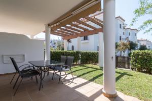 Vonkajšia záhrada v ubytovaní Apartamento Planta Baja Coto Sancti Petri Playa de la Barrosa