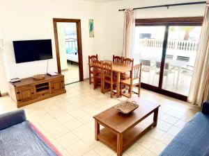 Telewizja i/lub zestaw kina domowego w obiekcie Villa 1B
