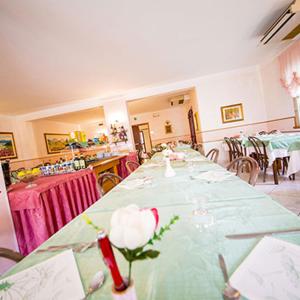Restaurace v ubytování Hotel Rosa