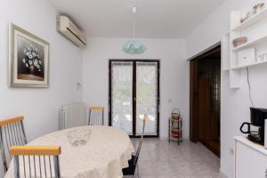 Kuchyň nebo kuchyňský kout v ubytování Apartments Anka