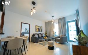 Et sittehjørne på Luxury 2 Bedroom Suite with Full Burj Khalifa View